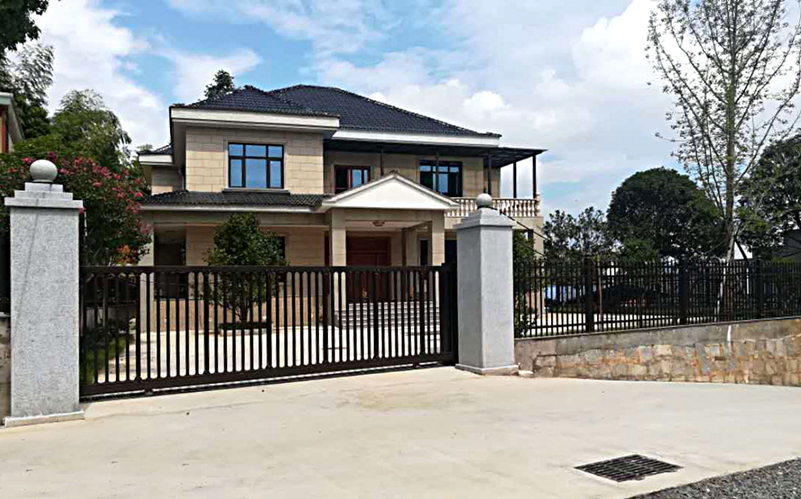 長沙開慧鎮(zhèn)鄉(xiāng)村別墅-鋅鋼伸縮門7米